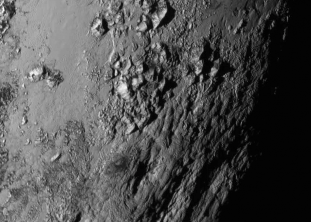 Montagne di Ghiaccio su Plutone