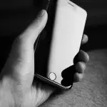 FBI sblocca iPhone e ritira causa contro Apple