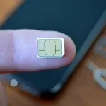 Apple e Samsung tavolo di discussione sulle e-SIM