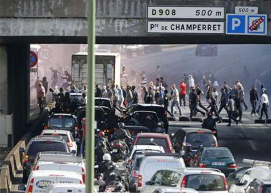 Rivolta dei tassisti in Francia contro Uber POP