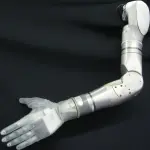 Darpa testa la prima mano protesica a prova di tatto