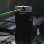 Zuckerberg mostra il laser che porterà Internet nel mondo