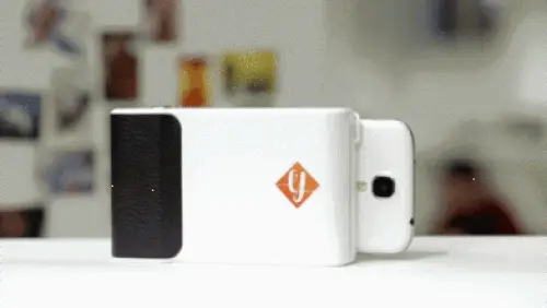Il case che trasforma l'iPhone in una Polaroid è ora in vendita