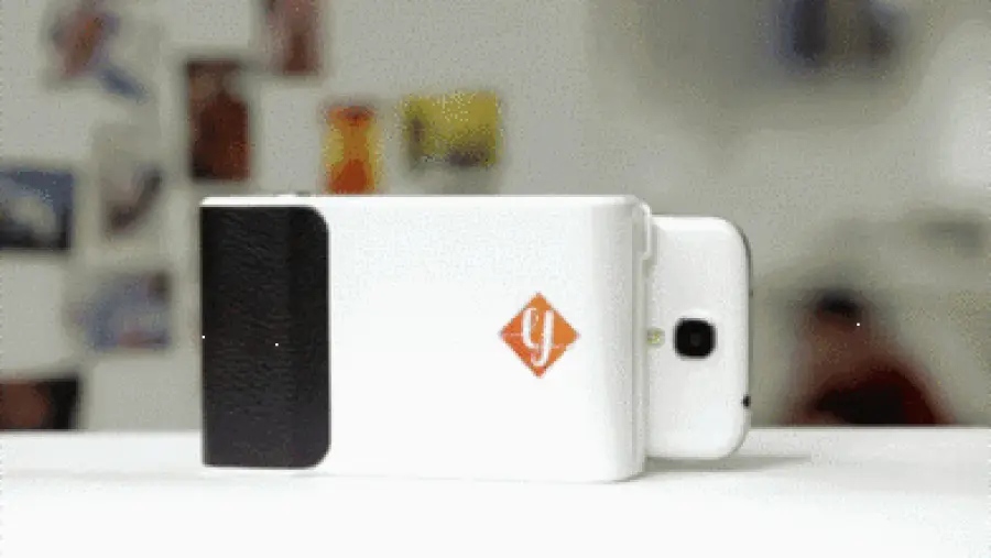 Il case che trasforma l'iPhone in una Polaroid è ora in vendita