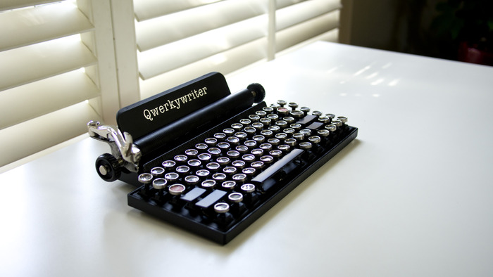 Macchina da scrivere vintage o tastiera bluetooth? è Qwerkywriter 