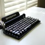 Macchina da scrivere vintage o tastiera bluetooth? è Qwerkywriter 