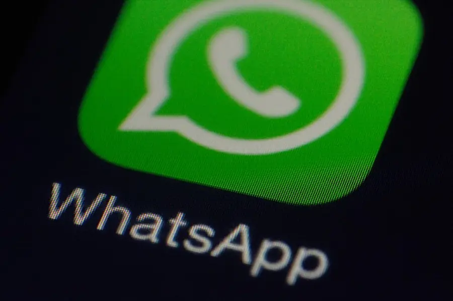 WhatsApp a pagamento dal 13 gennaio? E' una bufala