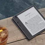 Amazon Kindle Oasis: schermo grande e impermeabile