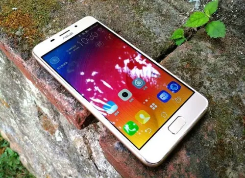 Asus Zenfone Pegasus 3S: nuovo smartphone Android Nougat dall'autonomia sorprendente