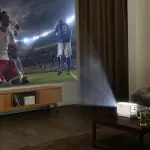 LG ProBeam HF80J, il proiettore smart che vuole rimpiazzare le Smart TV