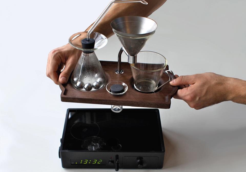barisieur-la-sveglia-che-prepara-il-caffe-2