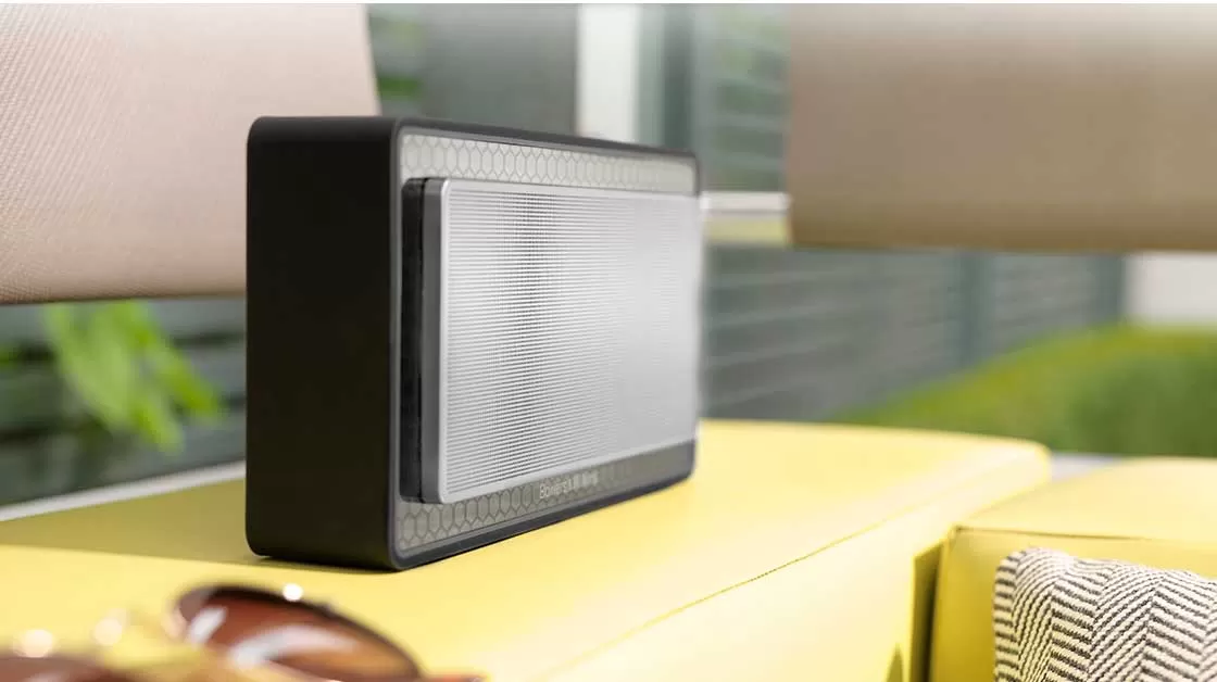 Bowers & Wilkins Speaker portatile Bluetooth dal fascino retrò