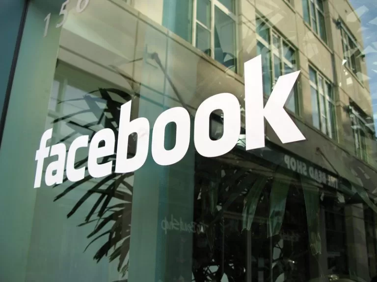 Facebook nuova barra delle notifiche raccoglitore di notizie