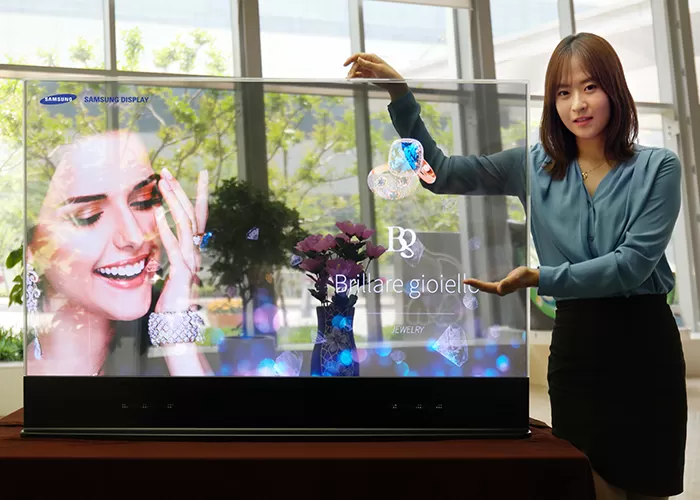Samsung progetta schermi OLED trasparenti e a specchio