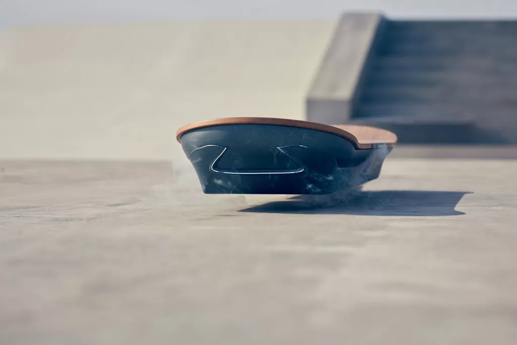 Slide l’hoverboard a levitazione magnetica firmata Lexus