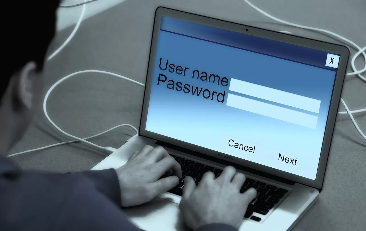 Dati personali rubati e rivenduti sul Web: il market dei cybercriminali
