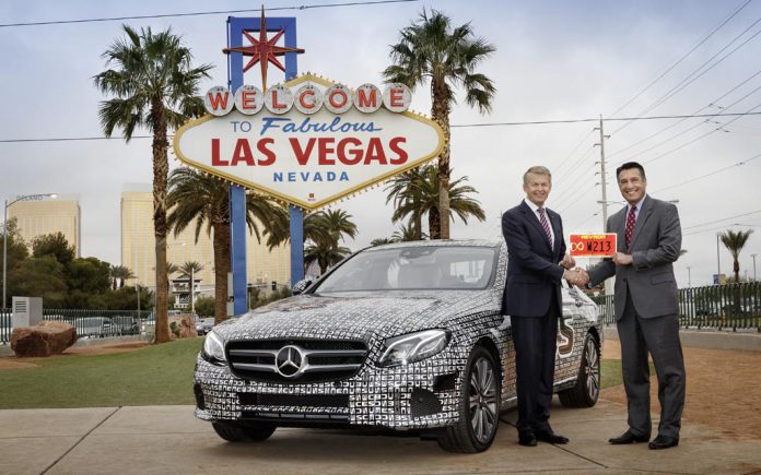 Mercedes-Benz Classe E a guida autonoma la prima di serie ad ottenere l'autorizzazione ai test in Nevada