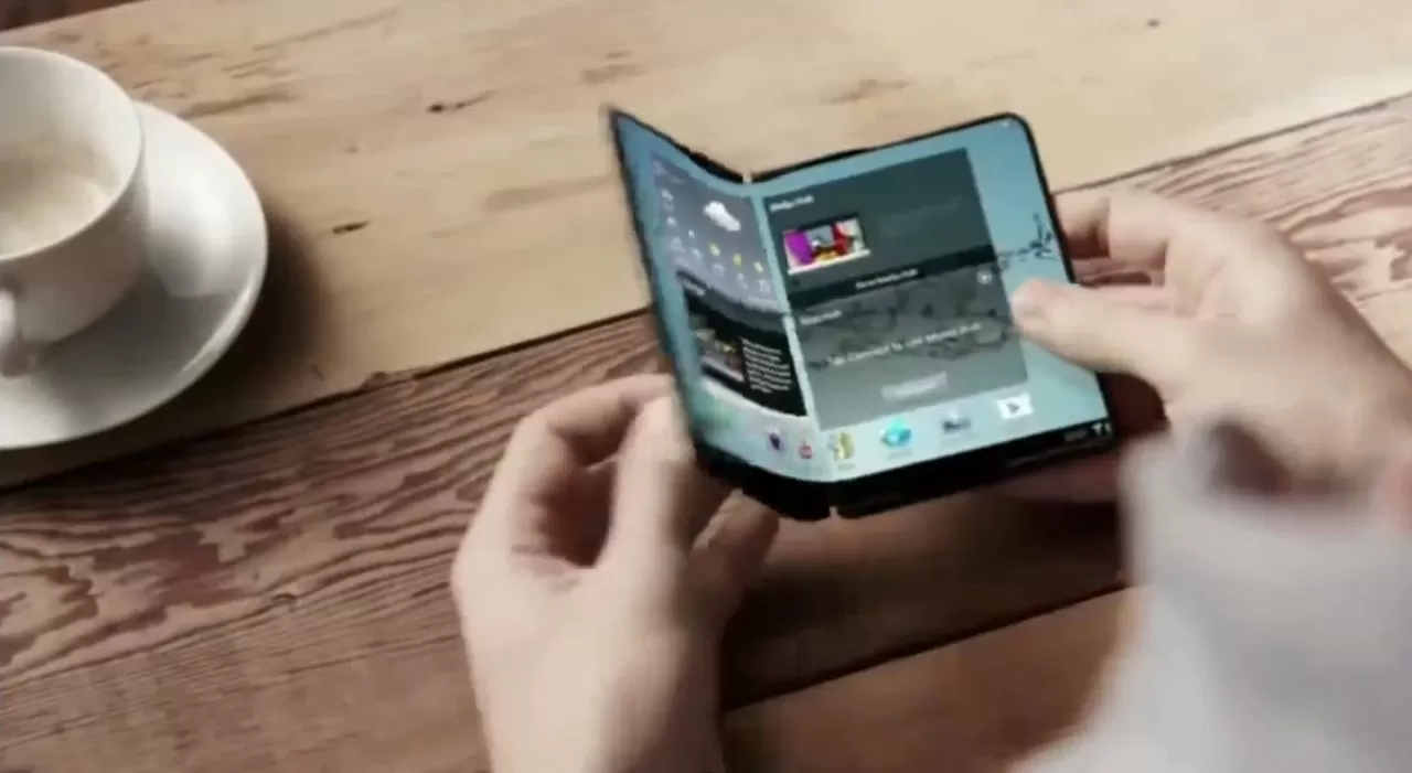 Samsung: nel 2017 gli smartphone con display pieghevole
